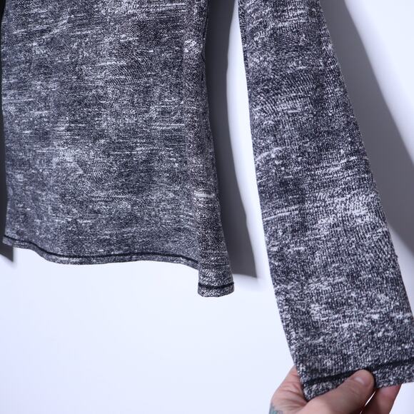 LULULEMON Forever Endeavour Long Sleeve Rush Black White Sweatshirt Women's 6 - Picture 9 of 11